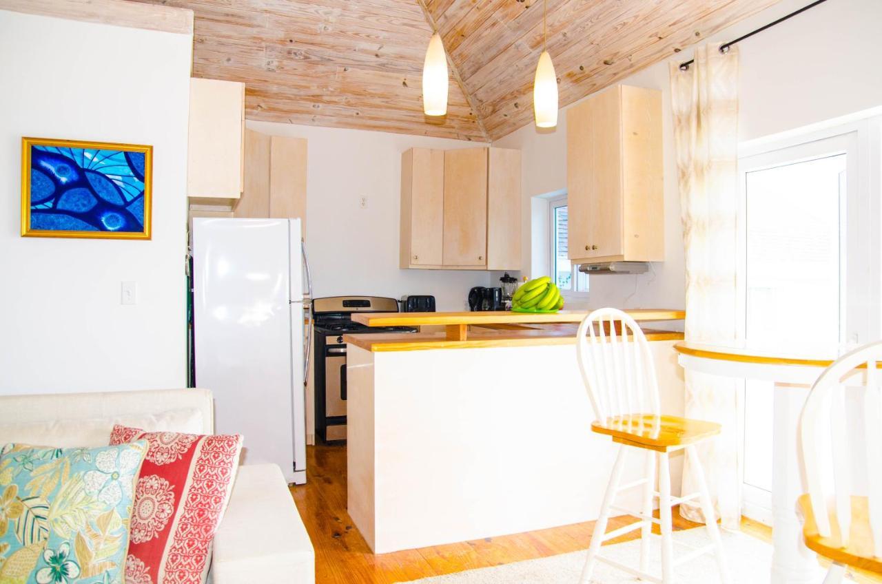 Ocean View Cottage - At Orange Hill ナッソー エクステリア 写真