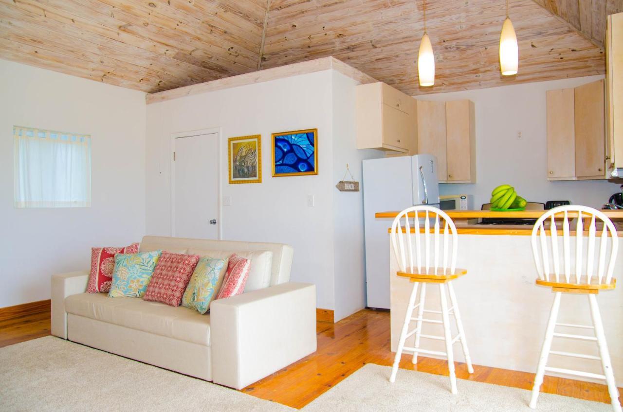 Ocean View Cottage - At Orange Hill ナッソー エクステリア 写真